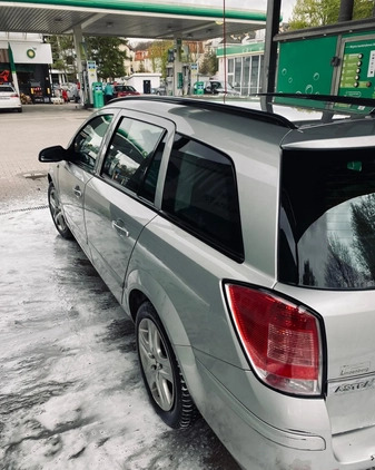 Opel Astra cena 11500 przebieg: 191000, rok produkcji 2009 z Słupsk małe 56